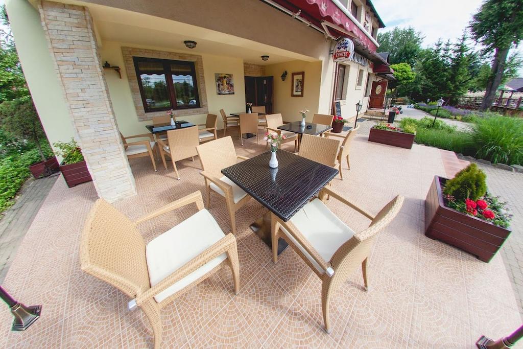 Dwa Bratanki Hotel Rzeszow Exterior photo